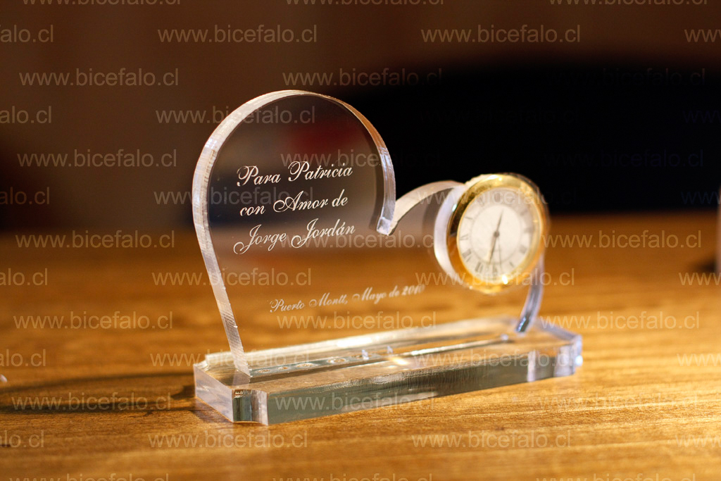 Reloj acrílico corazon
